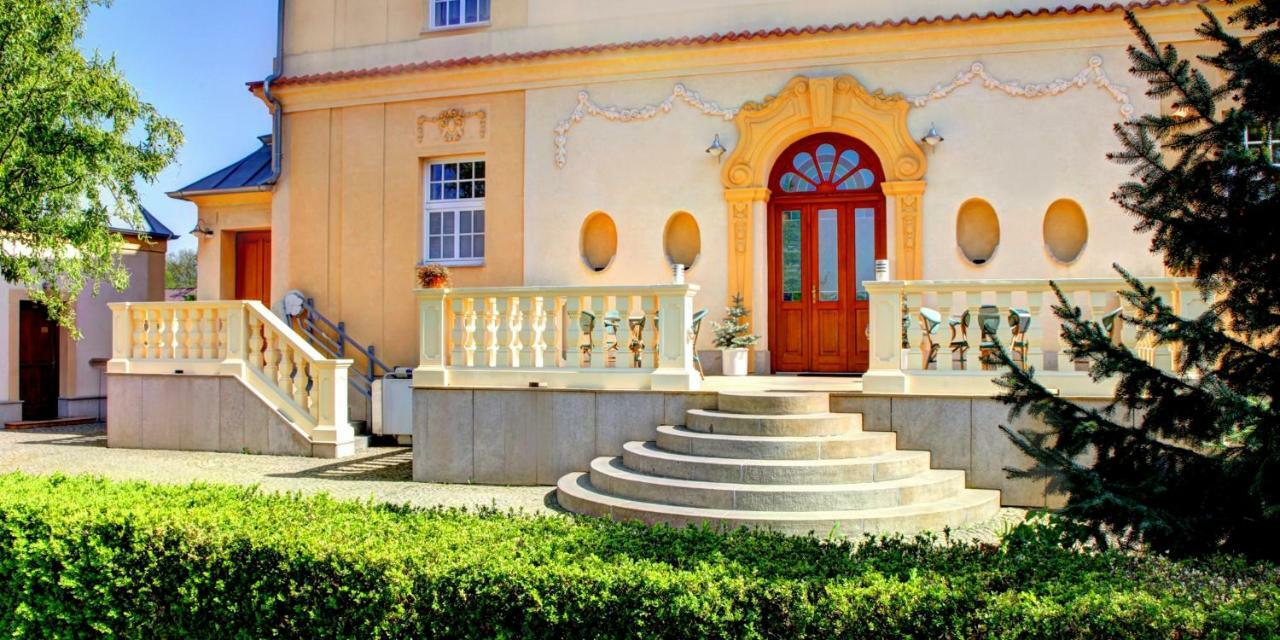 Penzion Tillerova Vila Lázně Bohdaneč المظهر الخارجي الصورة