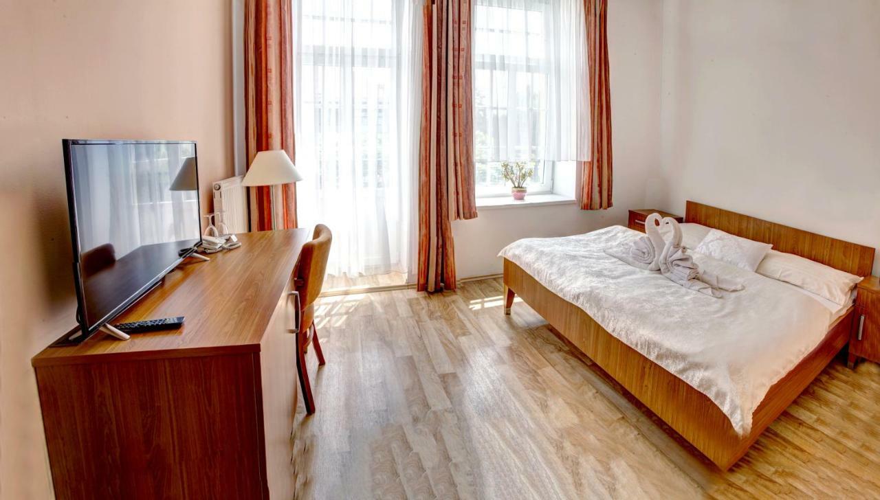 Penzion Tillerova Vila Lázně Bohdaneč المظهر الخارجي الصورة
