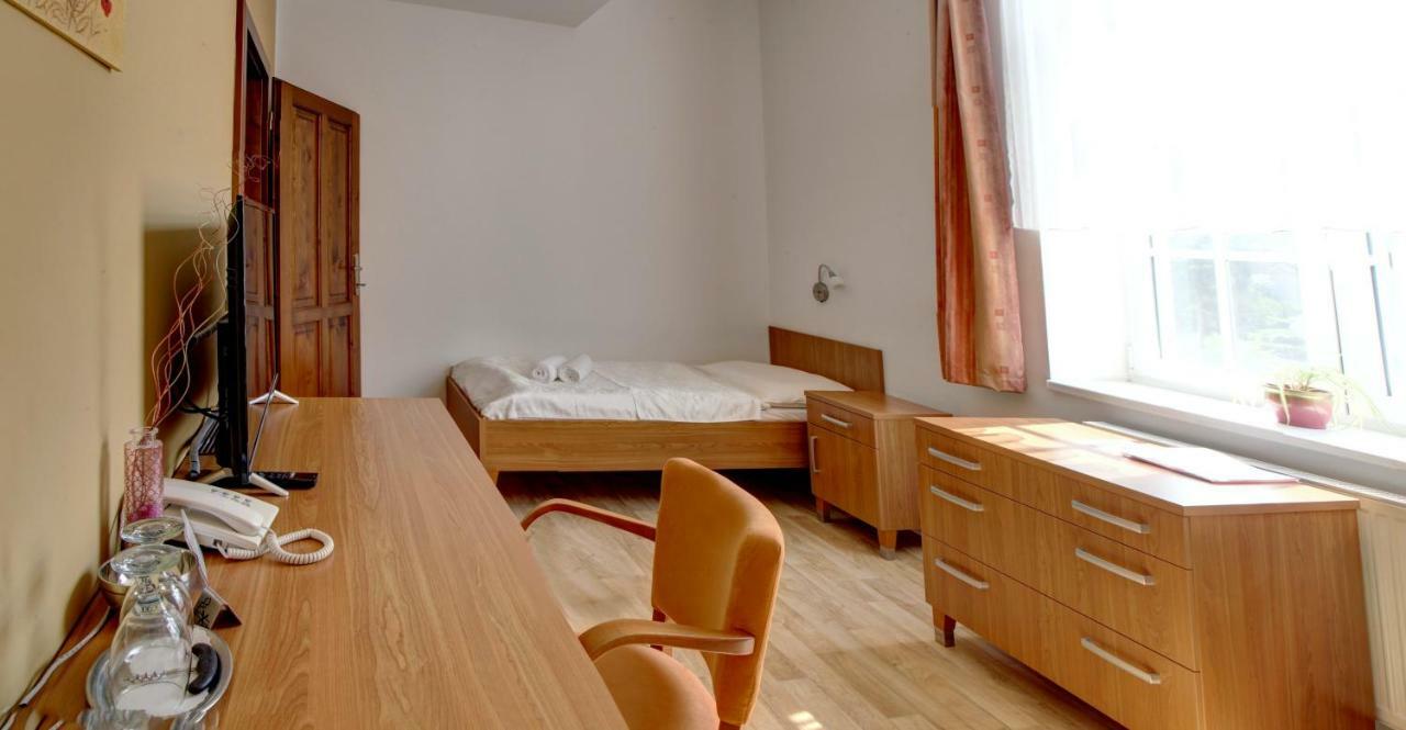 Penzion Tillerova Vila Lázně Bohdaneč المظهر الخارجي الصورة