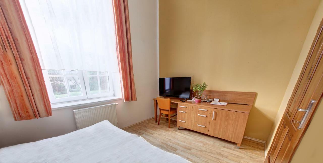 Penzion Tillerova Vila Lázně Bohdaneč المظهر الخارجي الصورة