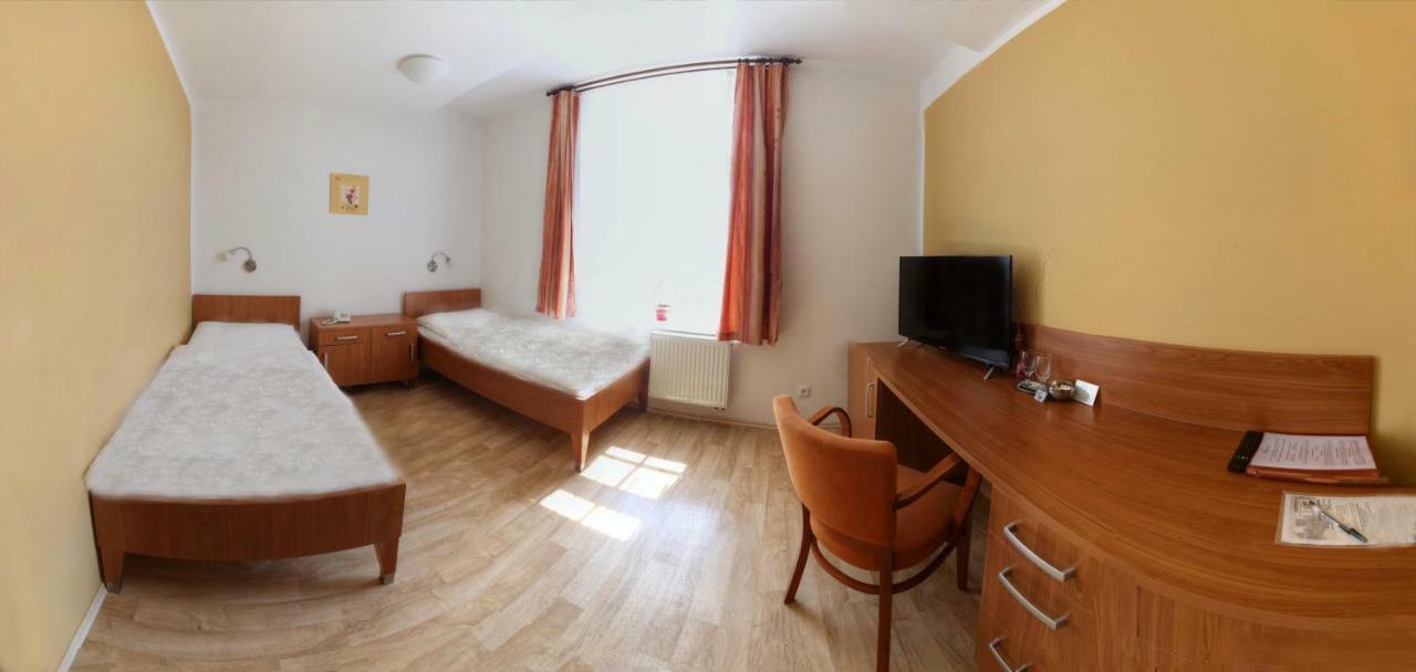 Penzion Tillerova Vila Lázně Bohdaneč المظهر الخارجي الصورة